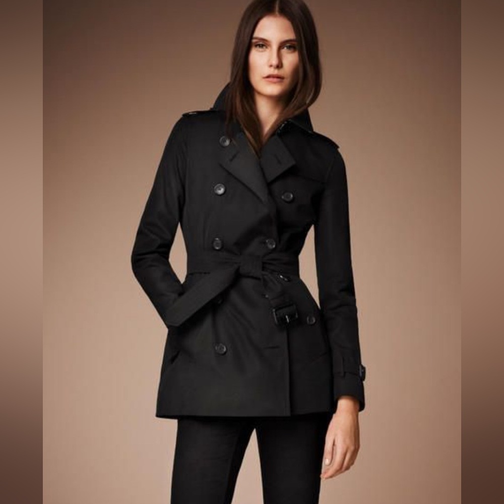 BNWOT Burberry Classic Black Trench Coat